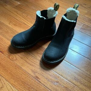Dr Marten 2976 women’s fur lined chelsea boots size 8